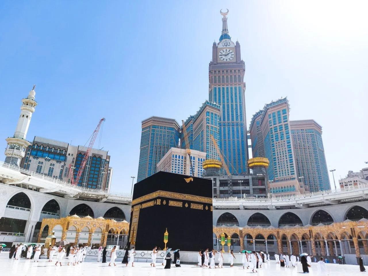 Free Umrah Ticket Offer for Alpha Tower 3 Bed Apartment Buyers